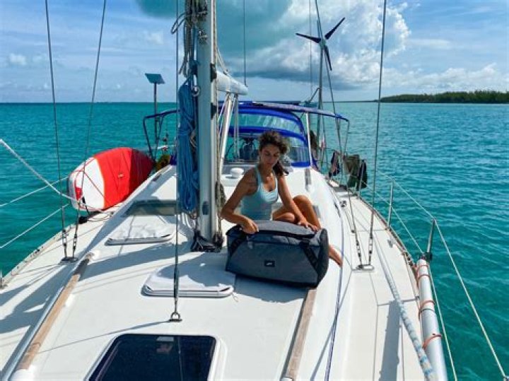 Do you have to register a sailboat in Texas?